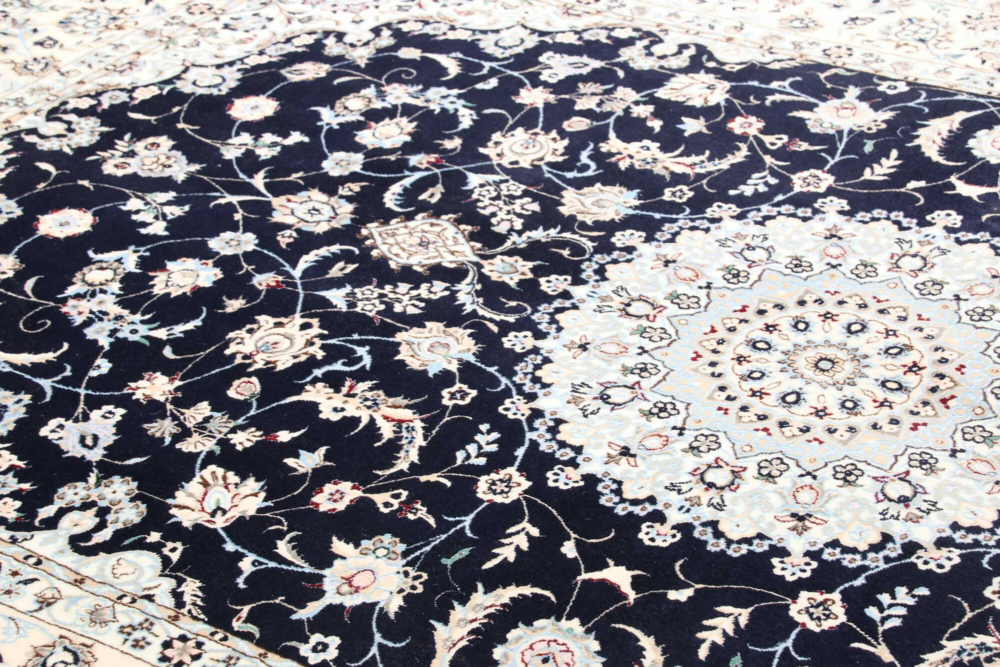 Nain-6-la-Habibian 155 x 242 cm