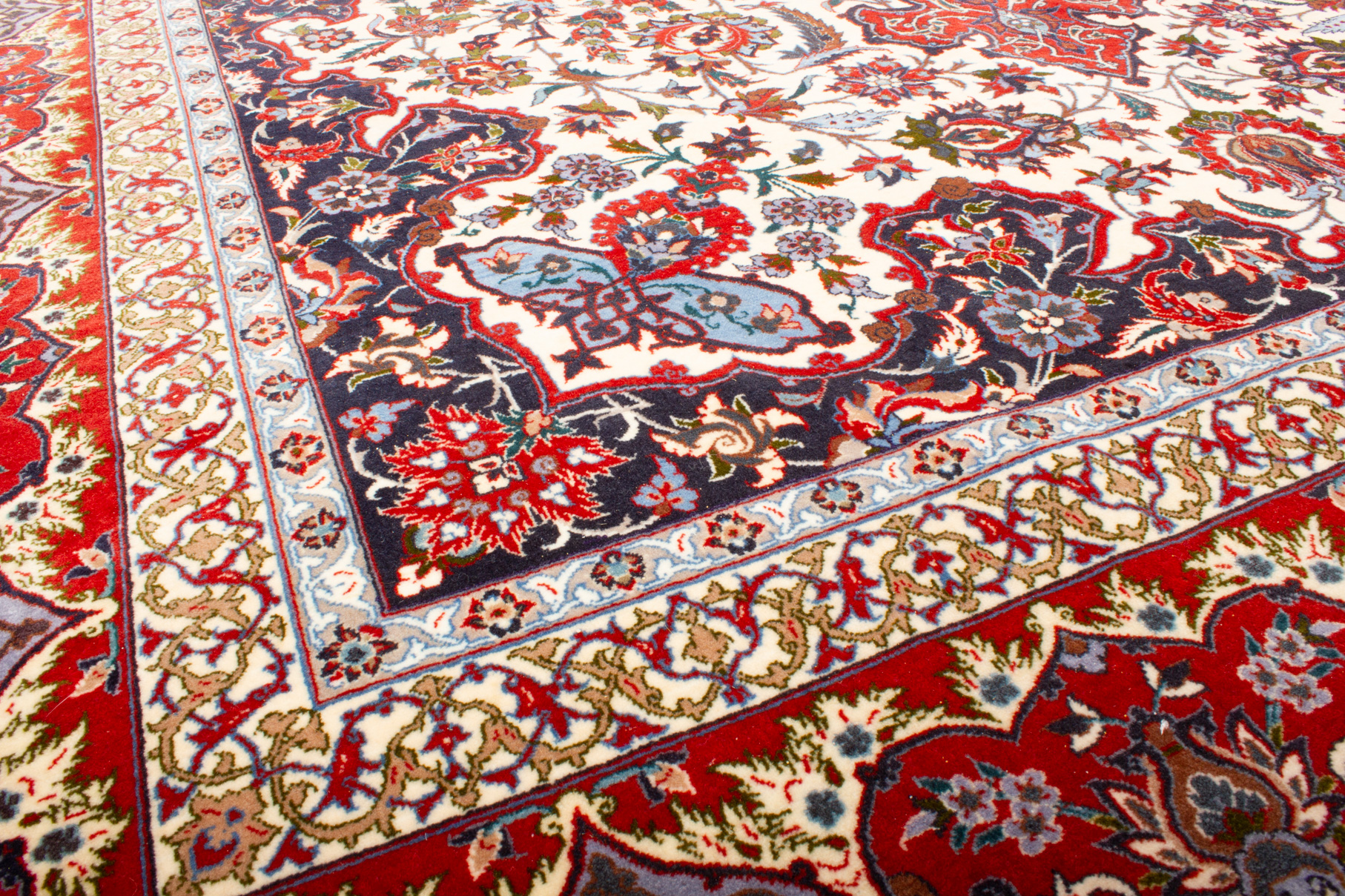 Isfahan 210 x 325 cm